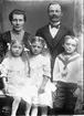 Fru Elida Wallén med familj