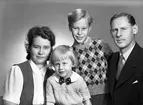 Familjeporträtt. Korrespondent Göte Iverstam, Korsnäsverken, Gävle 2. 18 november 1944