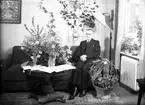 Kommissarie Valdemar Dehlin. 50 årsdag den 17 januari 1945. Fotografiet tagit i hemmet. F.O Staben. Blankettförrådet.