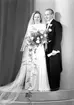 Brudparet Birger Andersson, Sjunde Tvärgatan 47, Gävle. 27 januari 1945.