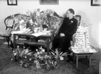 Fröken Signe Daahlmés 60-årsdag. Mars 1945. Hemlingby Skola. I hemmet.