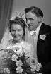 Brudparet E. A. Björnefors, Upplandsbodarna. 7 april 1945.