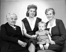 Porträtt på kvinnor och barn. 2 maj 1945. Herr Berndt Högstedt, Box 85, Hagaström.  Sändes även till Tora Gustavsson, Östanbäck, Norra Valbo.
