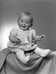 Dotter till Gert Nilsson. Maj 1945. Gert Nilsson, Gävle Glasmästeri.