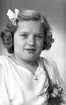 Konfirmand Mari-Anne Öberg, Lilla Esplanadgatan 20, Gävle. 12 maj 1945.