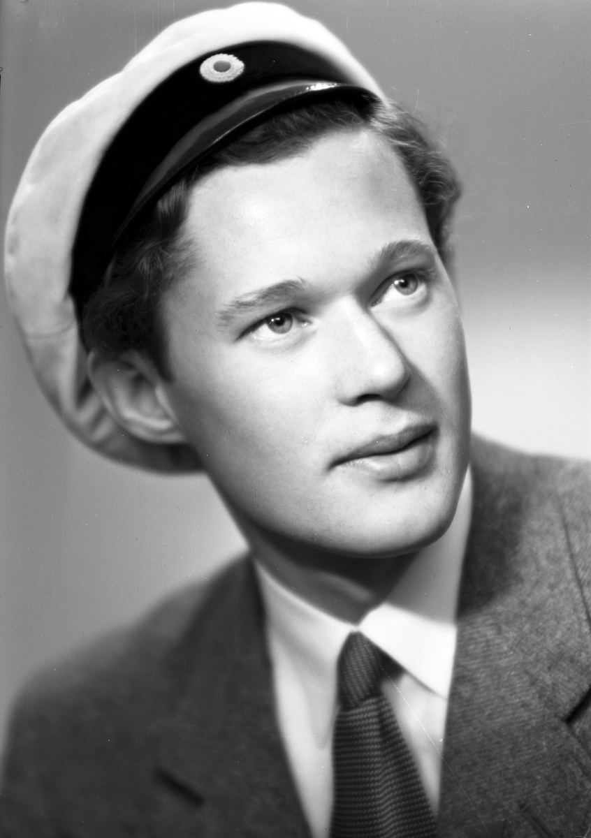 Kandidat Lennart Arthur, Staketgatan 3, Gävle. 14 maj 1945.