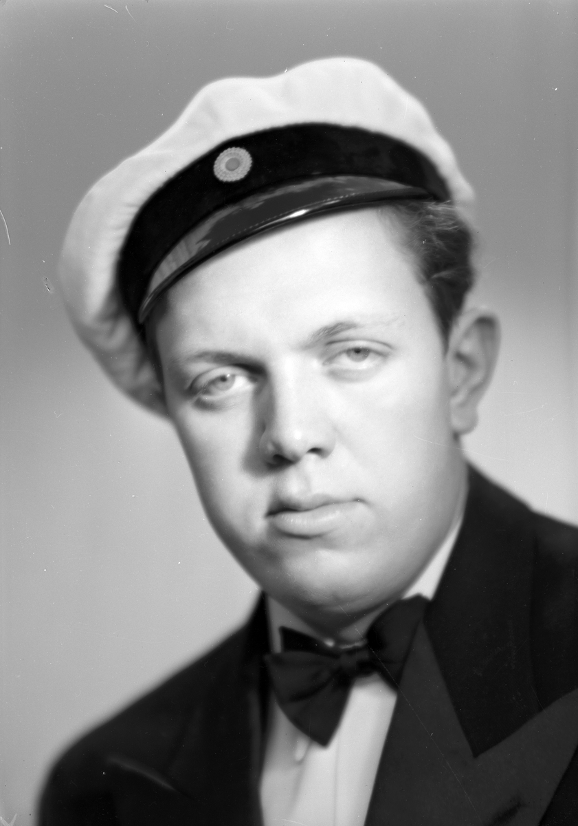 Kandidat Torbjörn Walldenby, Ruddammsgatan 28, Gävle. 16 juni 1945.