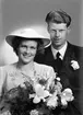 Brudparet O. Borgström, Östra Islandsgatan 25, Gävle. 22 juli 1945.