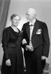 Konsul Emil och Otilia Matton, Runebergsvägen 1, Gävle. 3 november 1945.