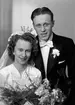 Brudpar E. Karlsson, Åkargatan 62, Gävle. 7 deceber 1945.