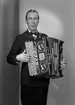 Herr Sven Åke Blom med dragspel, 15 januari 1946. Herr Sven Åke Blom, Box 83 Varva, Hilleby.