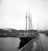 Gävle inre hamn, en tremastare. 16 oktober 1950.