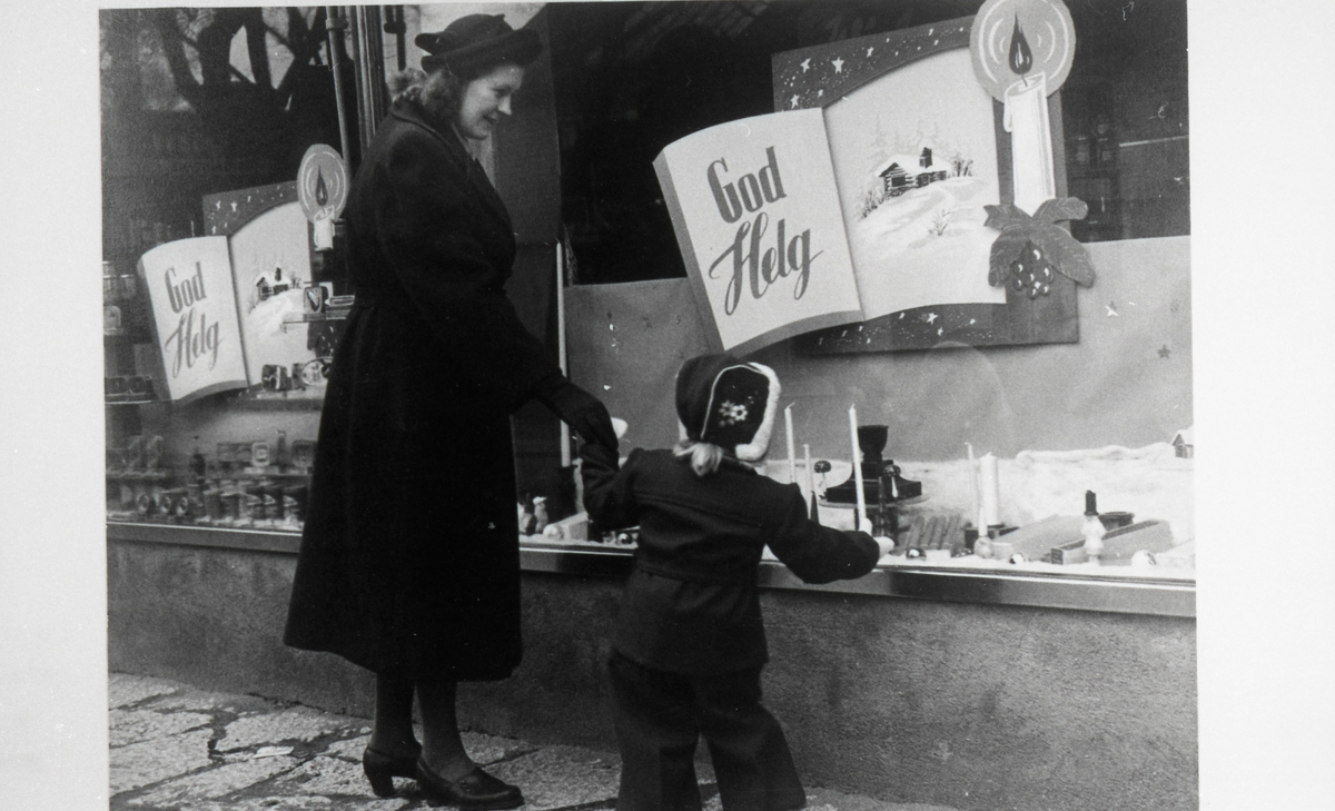 "I förväntans tider". Från utställningen "Falköping i bild" 1952.