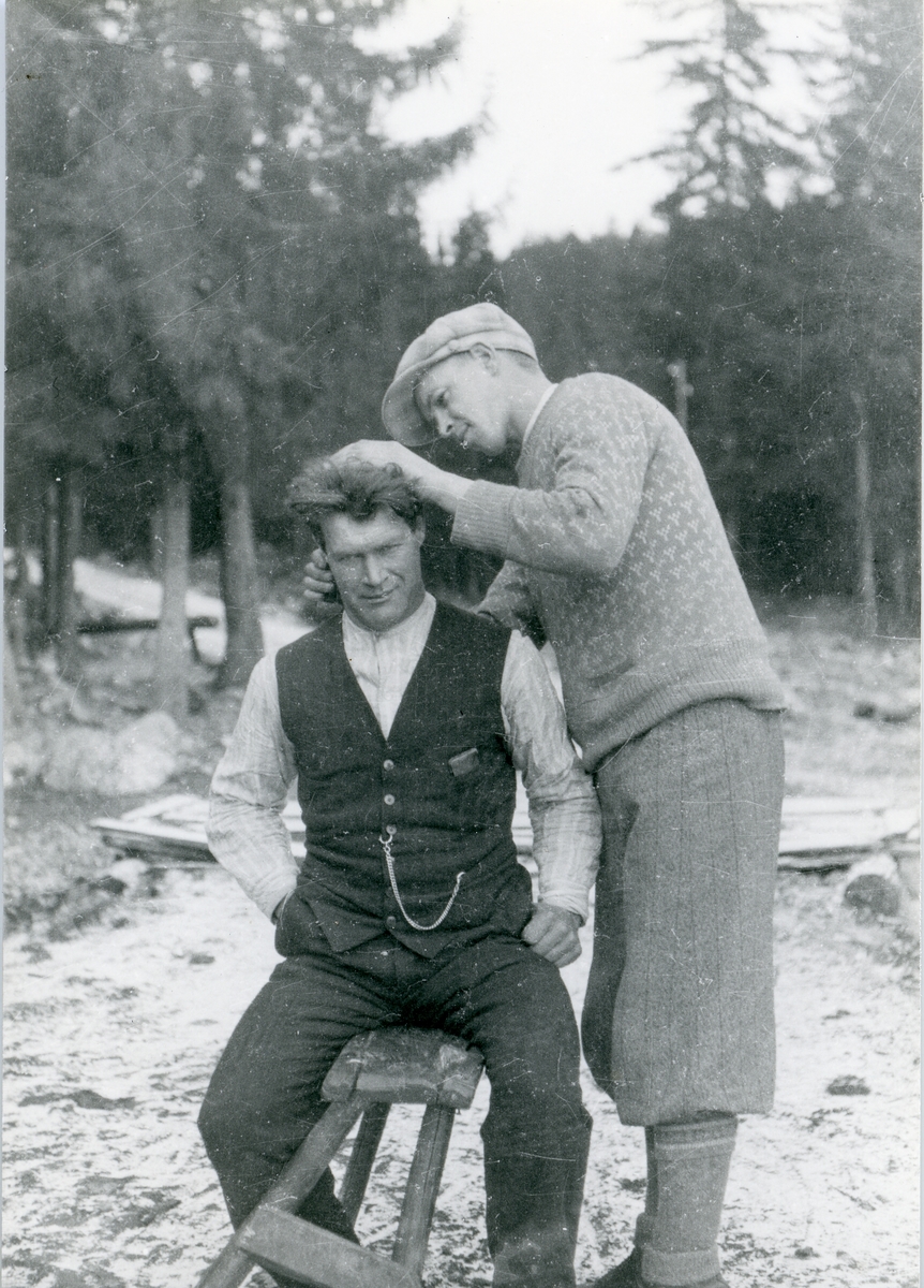 Even Erstadbråten sammen med svogeren Nyhagen.