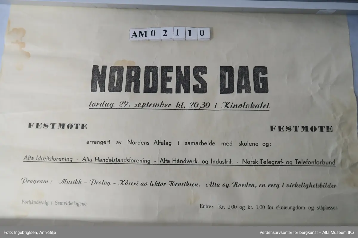 Trykt plakat med tekst.