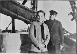 Bensintank fra "Latham" ombord i "Leif"