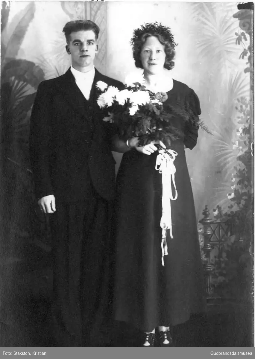 Brudeparet Erling Ramstad (f. 1916) og Marie Ramstad (f. Rudsar 1915)