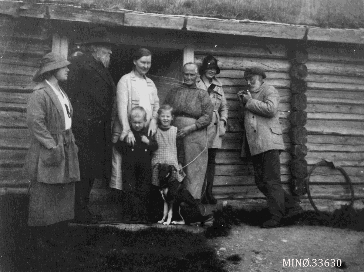 Forfatterbesøk på Fiskevollen sommeren 1925