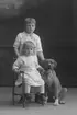 Barnen Bodén med hund