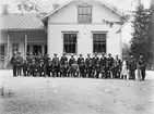 Ådala skola. Landstormsgubbar 1915. Landstorm inträttades 1885 års och den bestod då av ålderklasserna 33-40 år. Landstormens uppgifter var många och även betydelsefulla samt hänförde sig oftast till lokalförsvarets område.