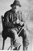 Per Persson (Platten) 1837-1928, Åhs. Särling som var föga omtyckt av sin omgivning. Långa tider bodde han i en jordkoja på en holme i Dalälven. Rester finns fortfarande kvar av kojan på Blocktell. Otaliga historier lever än idag kvar från hans jakt- och fiskebravader.