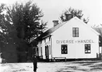 Malmströms Diversehandel i Brunn (nuvarande Konsum) före 1910.
Malmström kom från Tierp, hans hustru från Sevalbo. Han spekulerade i fastigheter, bl.a. köpte han hemman i Oppåker och Böle för att sedan sälja dem till Korsnäs AB. Han köpte därefter Wedbo Herrgårtd i närheten av Västerås och bosatte sig där.