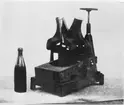 Form för blåsning av ölflaskor.
fotografi ur framlidne disponenten Wilhelm Anderssons kvarlåtenskap.