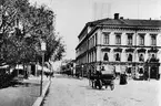 Drottninggatan mot öster, fotograferad från Esplanaden.