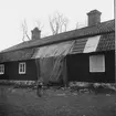 Smedslängorna Tolvfors bruk.
Pågående reparationer efter brand.