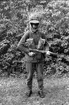 Fältutrustad jägarsoldat, uniform m/59 och AK 4.