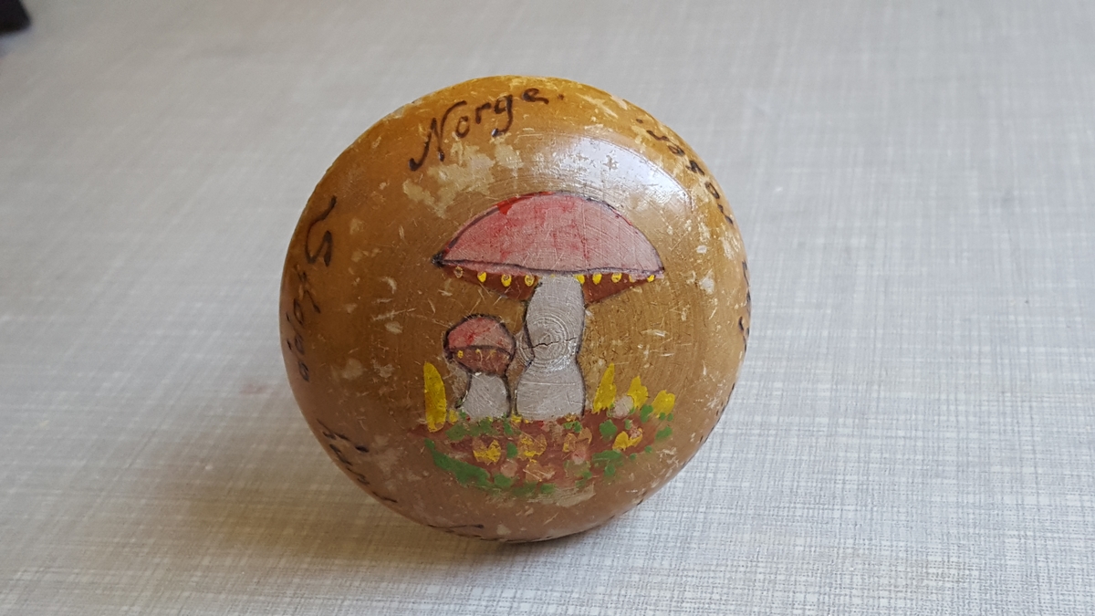 Stoppesopp med håndmalt dekor.