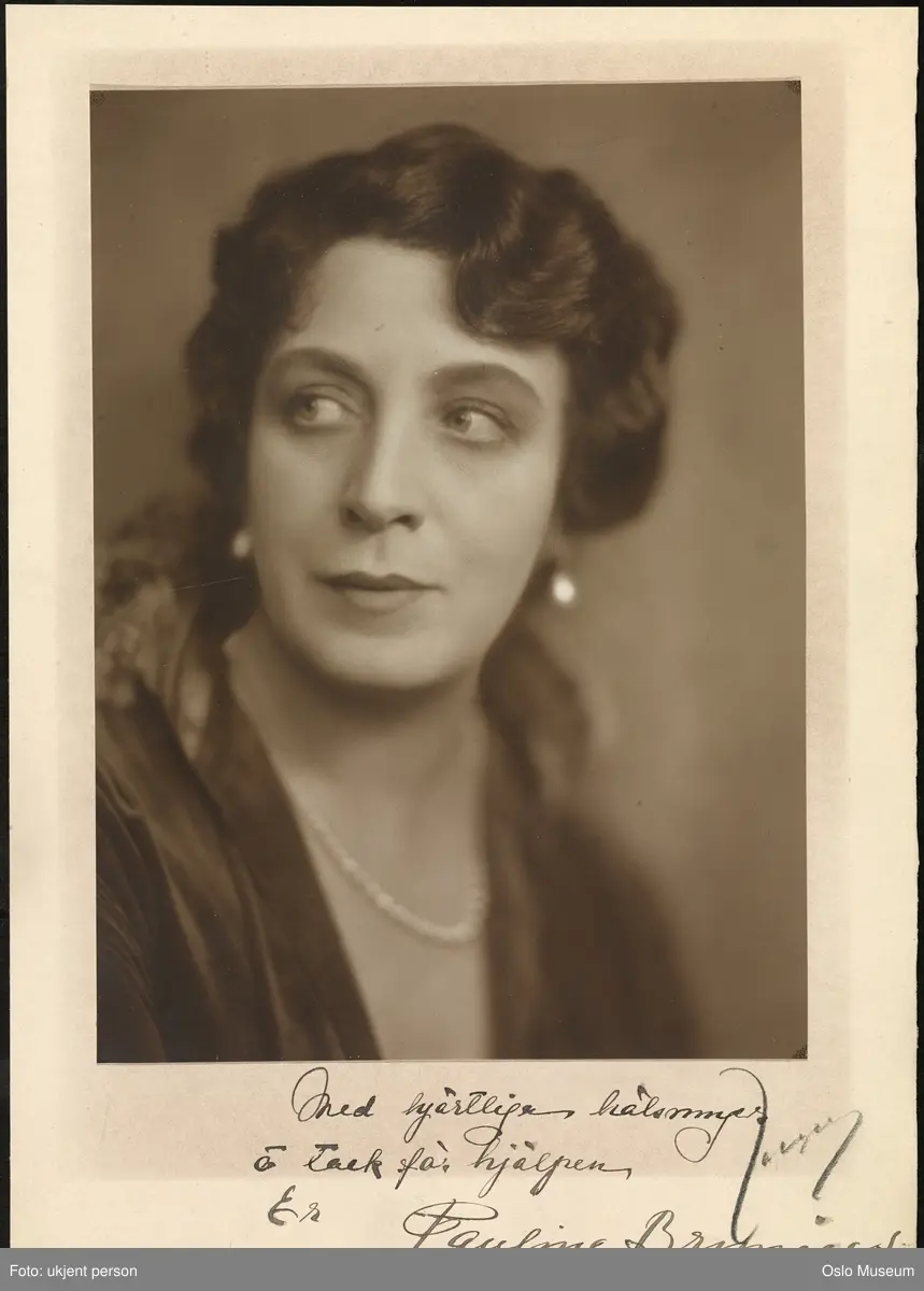 portrett, kvinne, skuespillerinne, sceneinstruktør, teatersjef, brystbilde