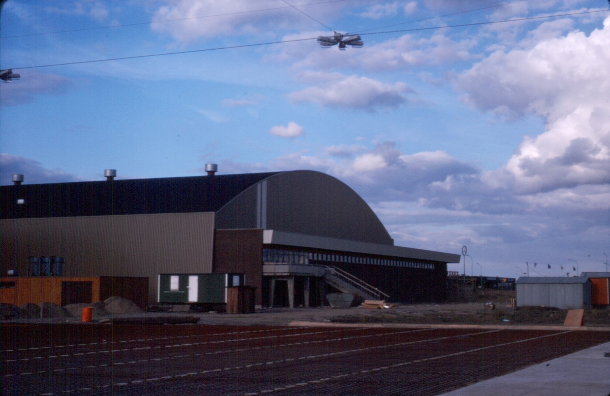 Ishallen/Stångebrohallen på Stångebrofältet, blev klart 1975.