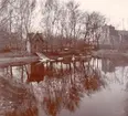 Slottsfjärden vid stadsparken, i bakgrunden syns Tullbroskolan.