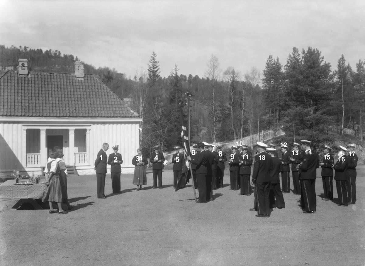 Musikkorpset ved direktørboligen.