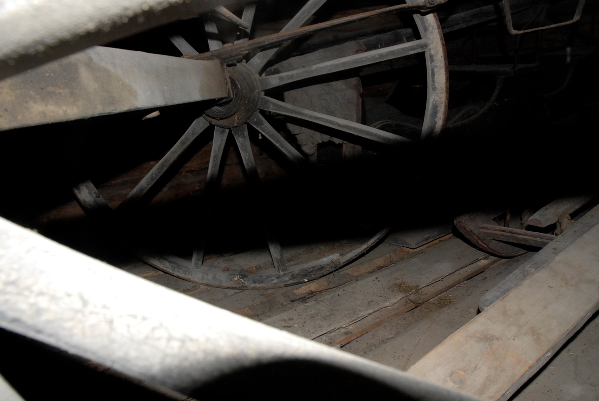 Karjol er et tohjult hestekjøretøy til persontransport. 
Den rommer en eller to passasjerer og blir trukket av en hest. Den har en skvettskjerm foran til vern mot sprut og hestelort, plass til reisekiste eller lignende bak. Konstruksjonen er lett og hjulene store, for å gjøre farten høyest mulig. 
