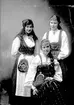 Från vänster: Greta Björk. Elin Gräs. Sittande: Hulda Eriksson.