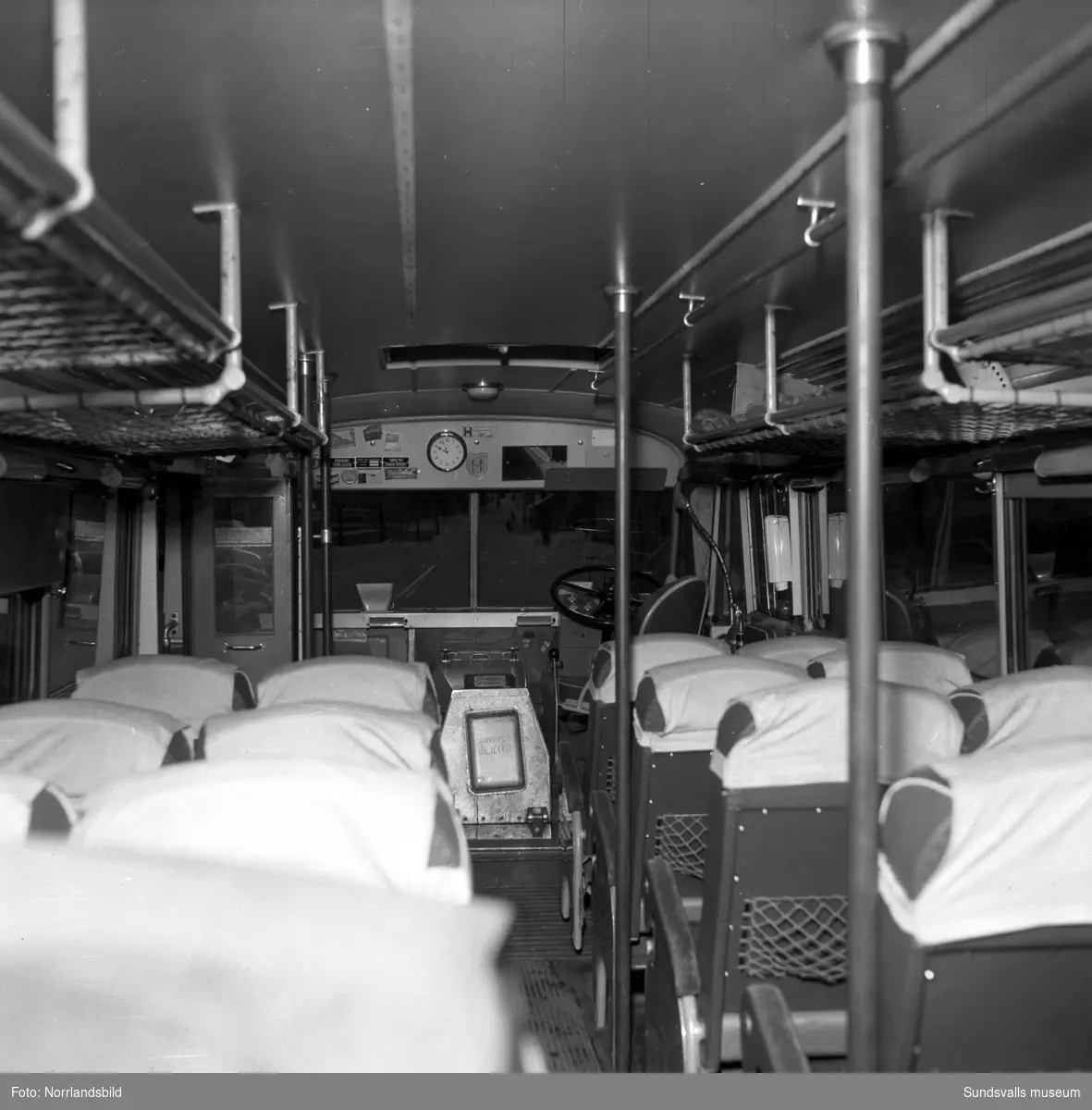 Interiörbilder från en buss 1952.