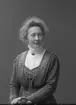 Porträtt från fotografen Maria Teschs ateljé i Linköping. 1910. Beställare: Elin Anderson. 