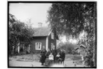 Bostadshus och uthus, familj 6 personer.
G. A. Borgström