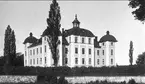 Strömsholms slott mot Kolbäcksån. Strömsholm 1910-11.