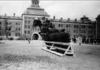 Hoppträning på K 1:s kaserngård i Stockholm. Strömsholm 1910-11.