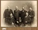 Väguppskattningsnämnd i Blekinge Östra härad 1907.
1. Kronofogden G Lindeberg, 2. riksdagsman August Larson, Säby, 3. handlaren Helander, Kristianopel, 4. Johansen (?), Hallarum? han var svåger med Petersson i Påboda.