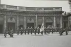 Högvakt på kungliga slottet i Stockholm.  Göta livgardes stridsvagnsbataljon, 1928-1930, 1:a kursen.