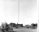 Karlsborgs radiostation 1964. Gamla stationen i bakgrunden