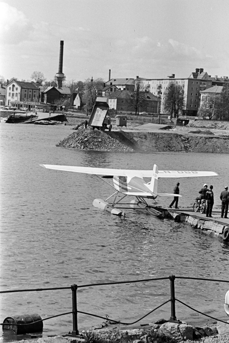 Småfly, LN-DBB, flytransport, Tjuvholmen, Mjøsa, utfylling i småbåthavna, åttemetersplanet, utfylling.