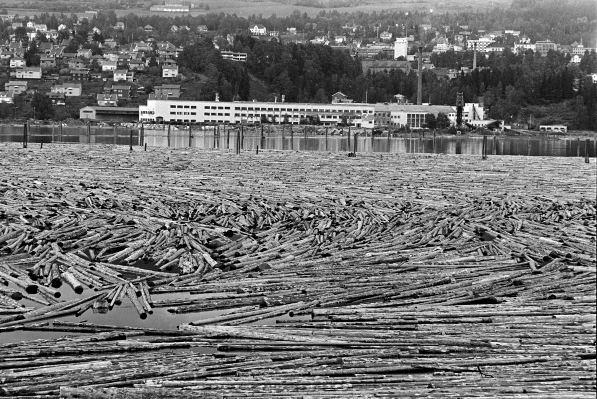 Tømmer,  fløting, Lillehammer.
