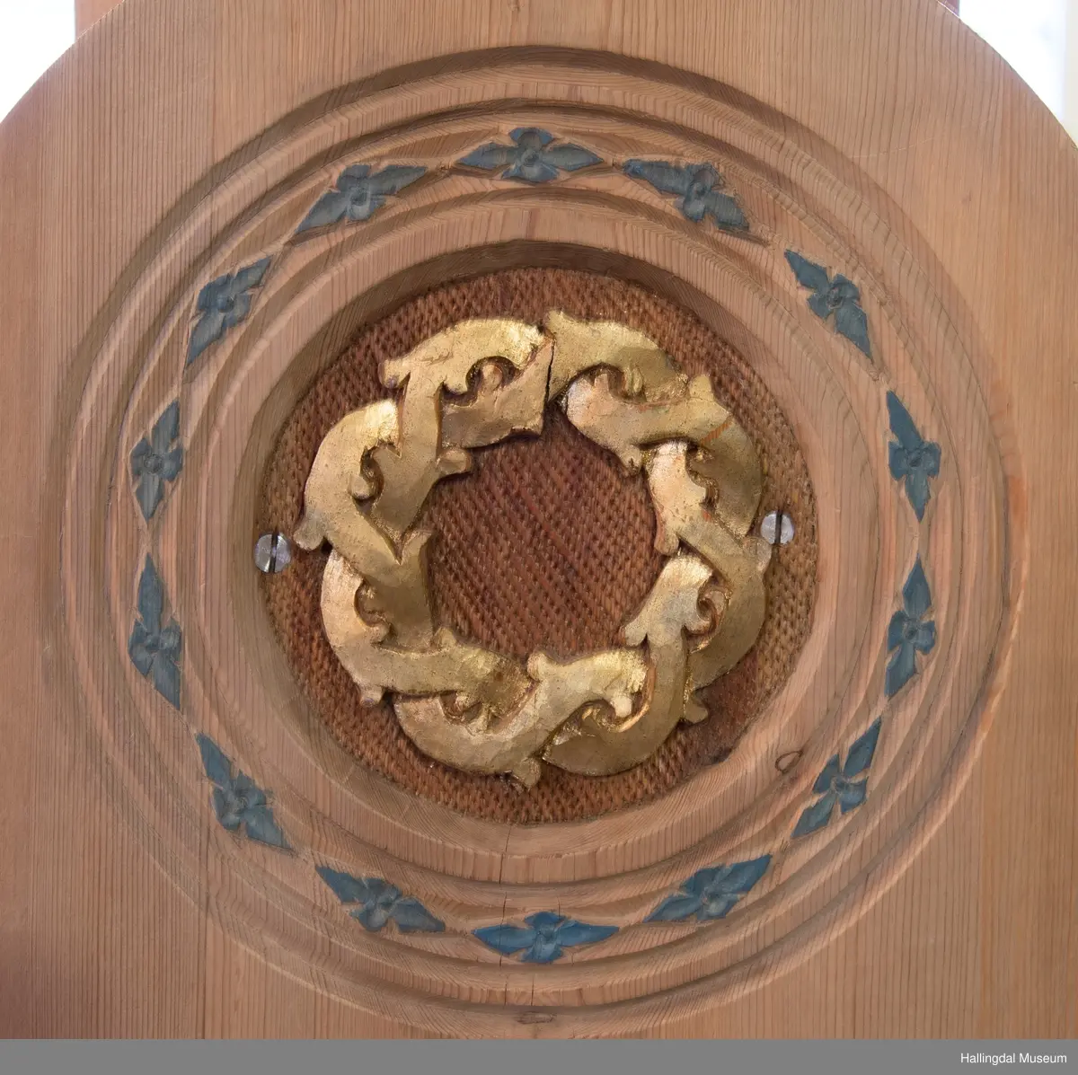 Nes kapell er gravkapellet på Nes kirkegård i Nesbyen i Buskerud fylke. Kapellet er en korskirke som ble oppført i 1953–54. Det er laget som en etterligning av den lokale stavkirken, som ble revet nesten hundre år tidligere. noe eksteriør og interiøret er eksempel på treskjæringer laget av Ole Isakbraaten.