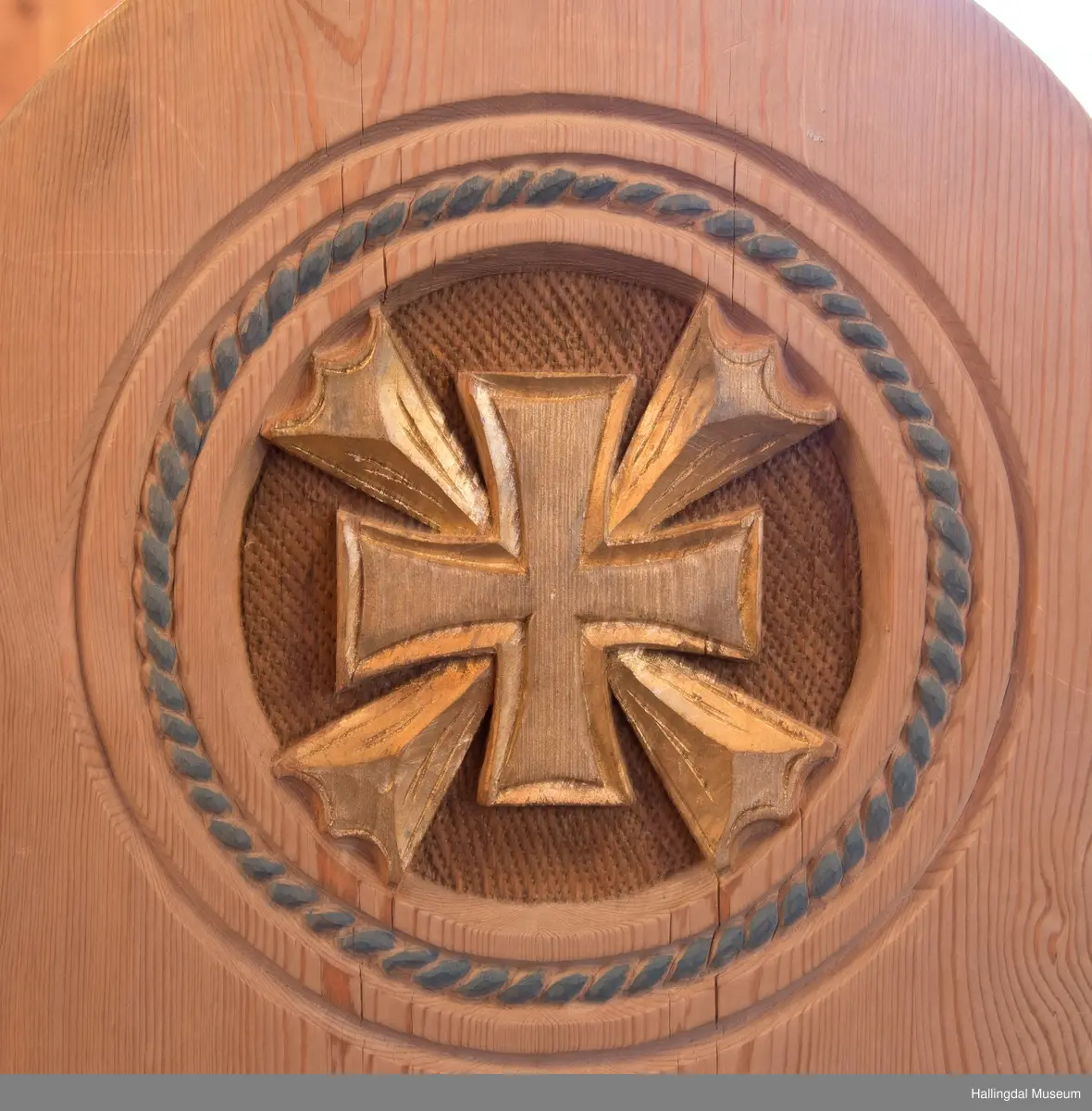 Nes kapell er gravkapellet på Nes kirkegård i Nesbyen i Buskerud fylke. Kapellet er en korskirke som ble oppført i 1953–54. Det er laget som en etterligning av den lokale stavkirken, som ble revet nesten hundre år tidligere. noe eksteriør og interiøret er eksempel på treskjæringer laget av Ole Isakbraaten.