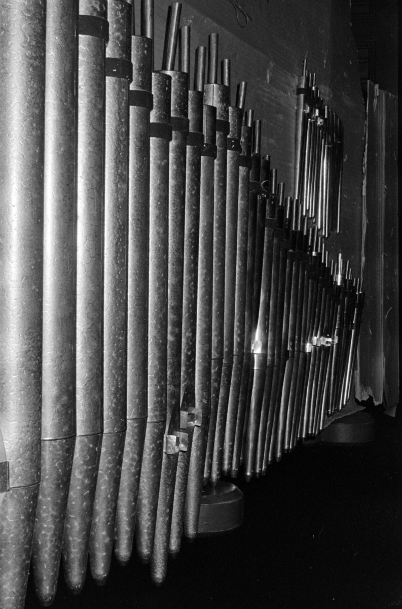 Øvre Vang kirke, montering av nytt orgel, april 1965.